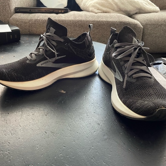 Brooks running shoes - Picture 2 of 4